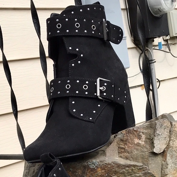 ❌❌SOLD❌❌METAPHOR BLACK BOOTS - Picture 2 of 8
